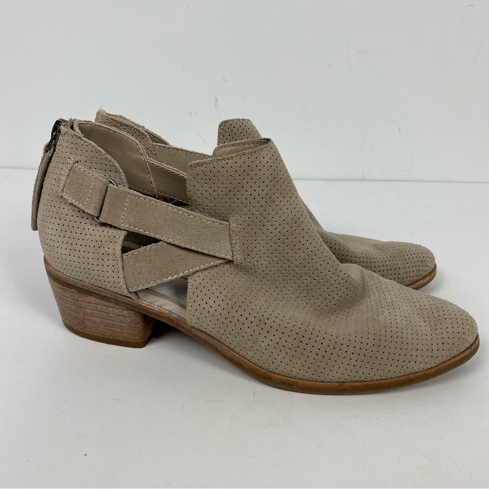 Dolce Vita Tan Ankle Boots Booties